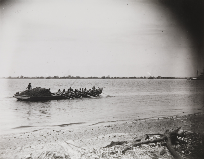 Shad fishing: net folded on shad flat
