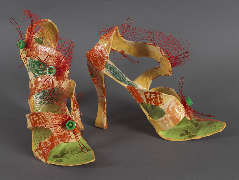 Blooming Snack Wrapper Shoe - Right