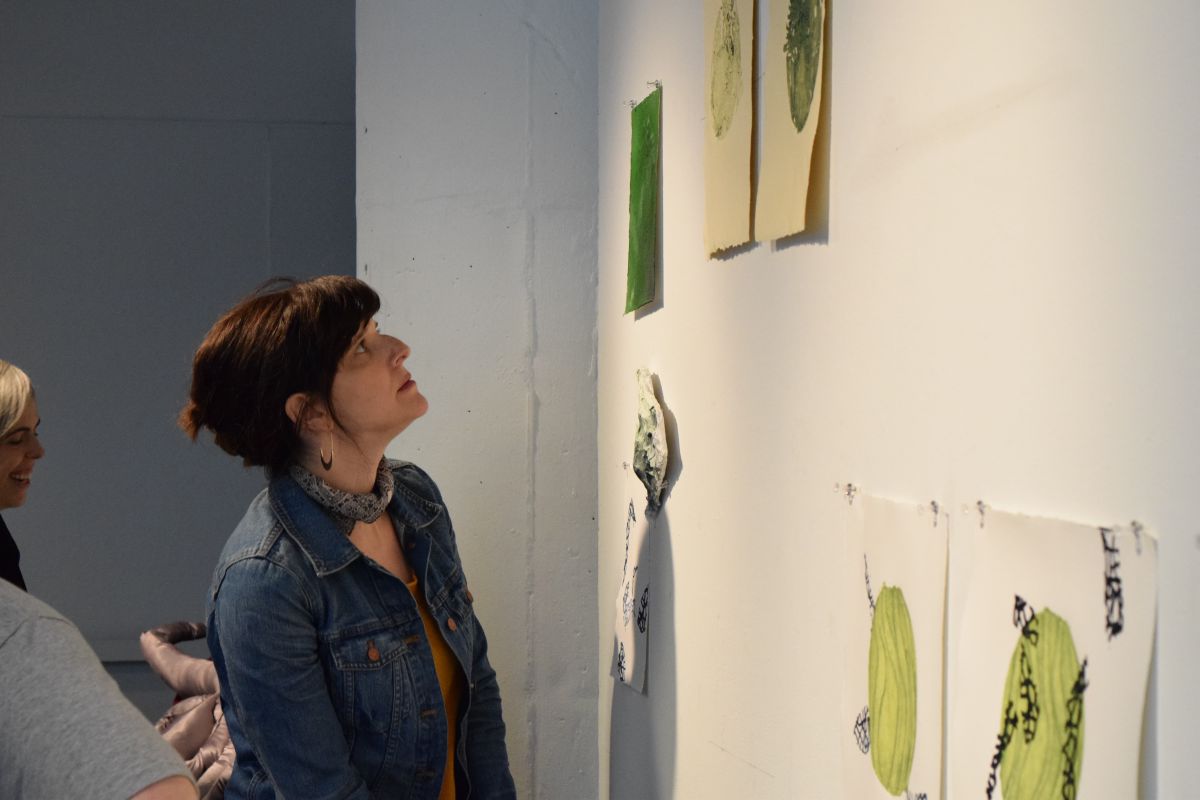 Currents critic Alexis Granwell at a group critique