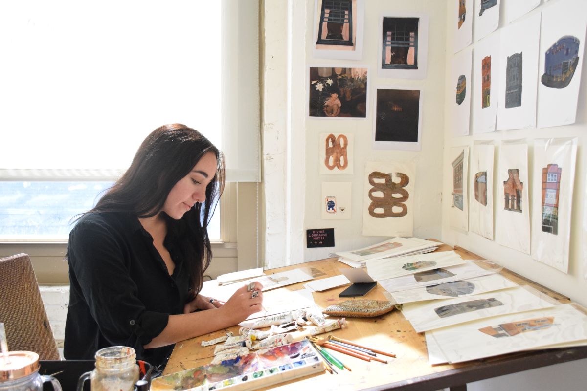 Madison Greiner (PAFA-Penn BFA '19) working in her studio