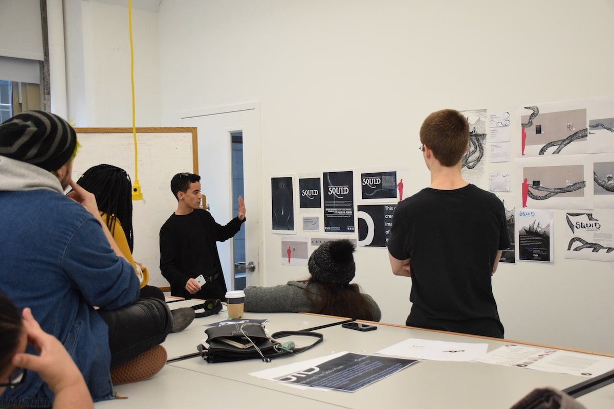 Esai Figueroa Ruiz, winner of the design competition, presents his proposal to his classmates.