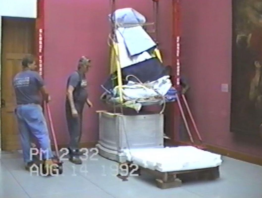 statue lifted by gantry crane 1992