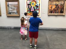 children looking at art in PAFA's gallery