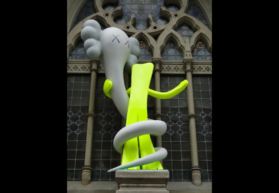 KAWS, <em>Born to Bend</em>, Historic Landmark Building plinth