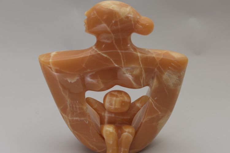  Elizabeth Catlett (1915-2012), Mother and Child, 1991, small onyx sculpture